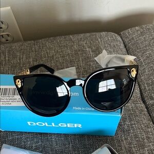 NIB Dollger Black Sunglasses with White Case